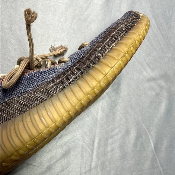 Yeezy Boost 350 v2 unisex UK size 4 brown/ blue us 4 1/2 used - Picture 14 of 16